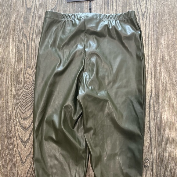 NWT PrettyLittleThing Khaki Faux Leather High Waist Cropped Trouser Green Size 4 - Picture 9 of 9